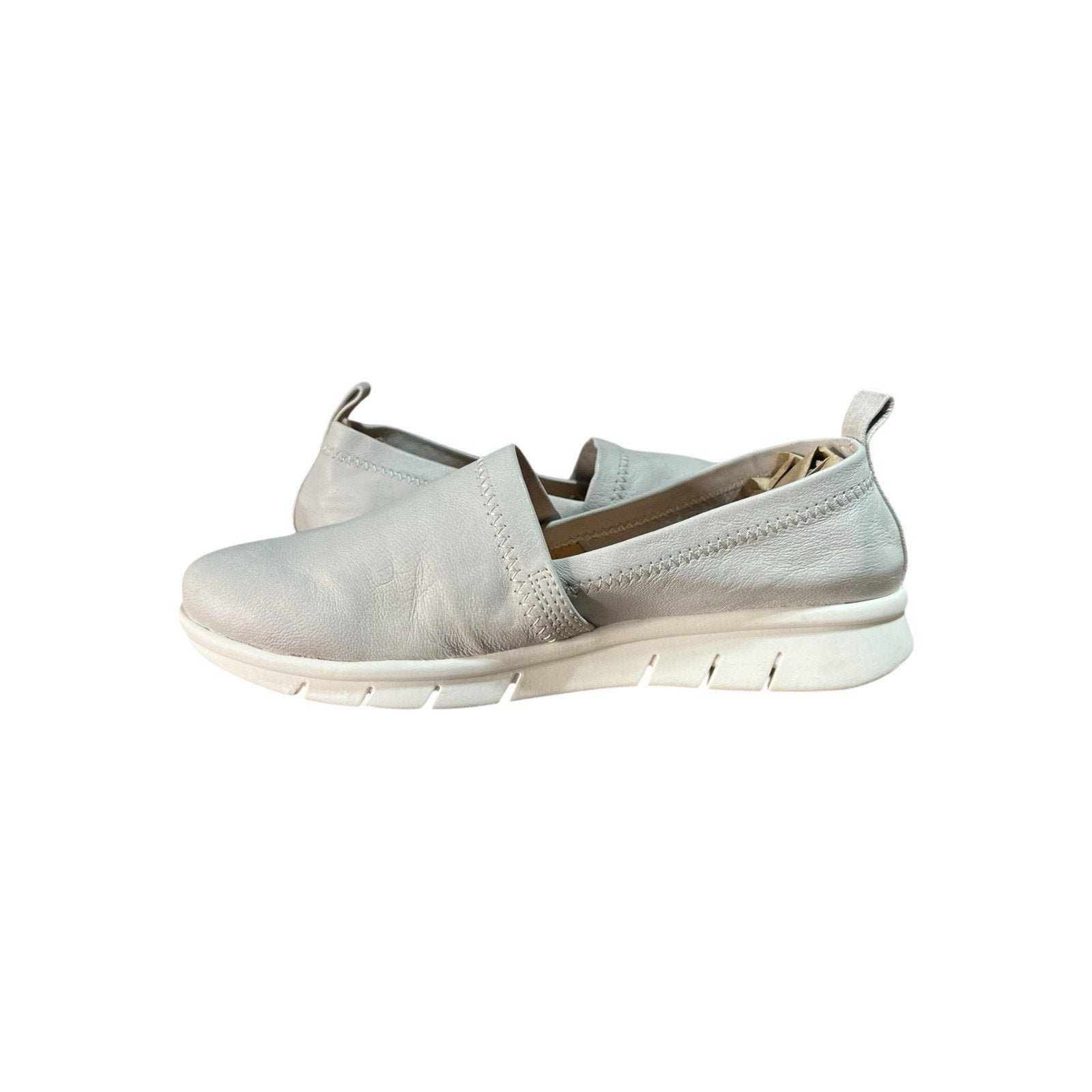 Comfortiva Carni Italian leather slip-on sneakers Women’s Size 7M
