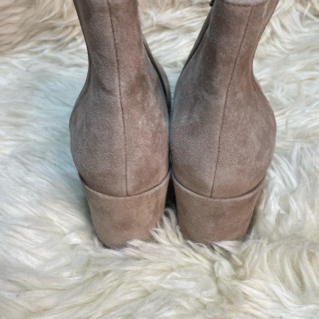 Vanelia Sommet Ankle Boot With 2.5 in Heel NWOT or Box MSRP $250 shoe size 8