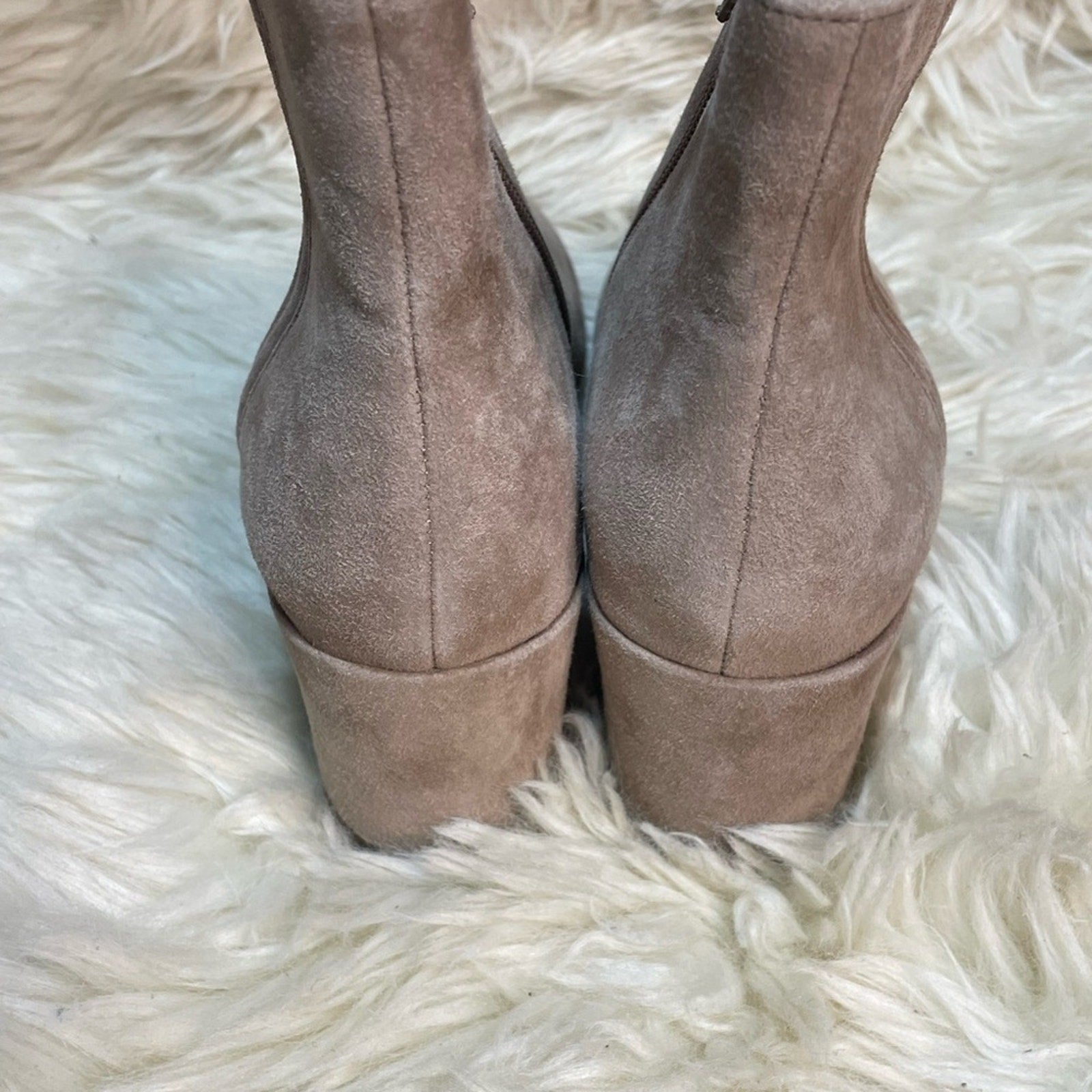 Vanelia Sommet Ankle Boot With 2.5 in Heel NWOT or Box MSRP $250 shoe size 8