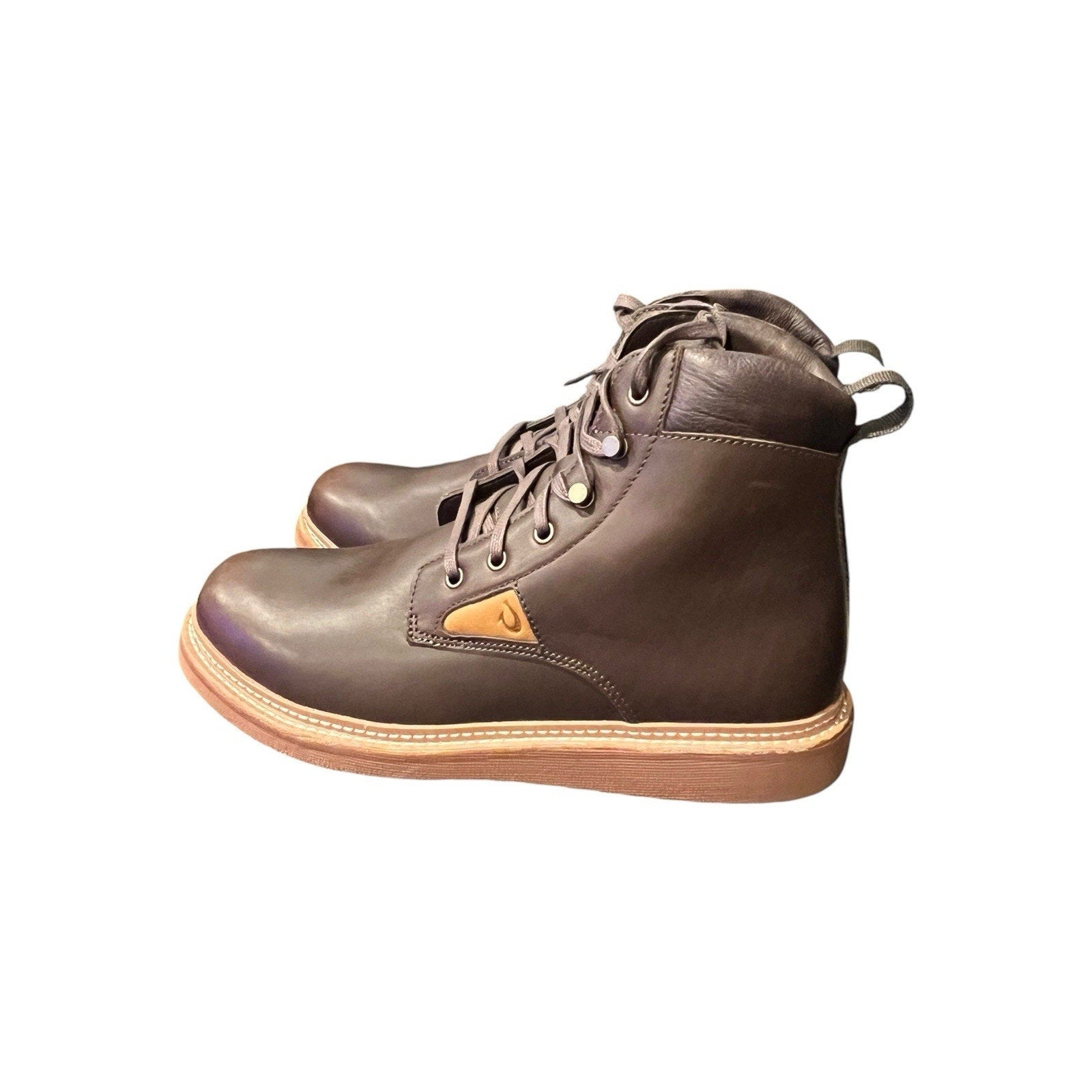 OluKai Kilakila men's boots feature dark wood brown leather Boots Size 11.5