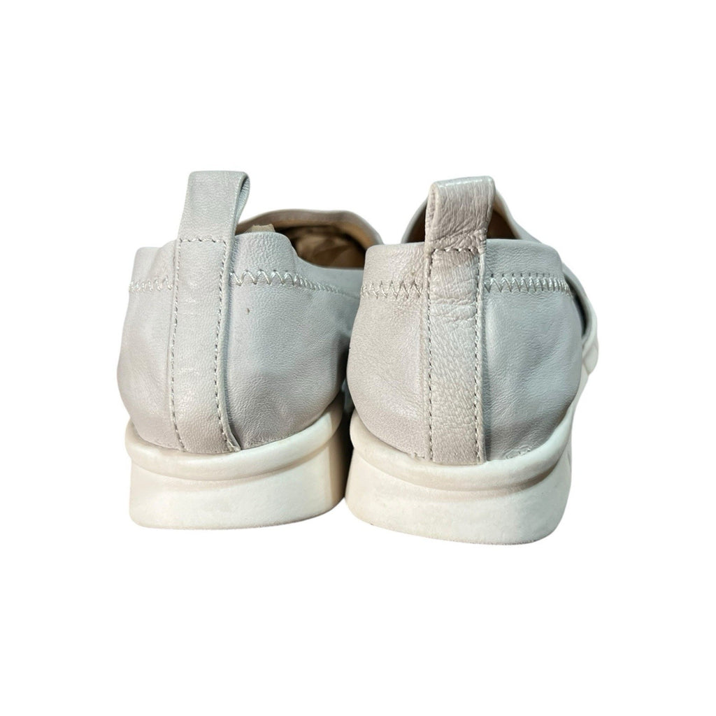 Comfortiva Carni Italian leather slip-on sneakers Women’s Size 7M